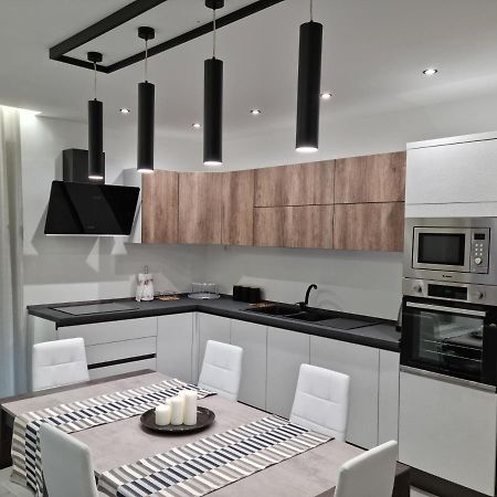 Kd Apartment, Accogliente, Moderno E Spazioso. 桑格罗堡 外观 照片