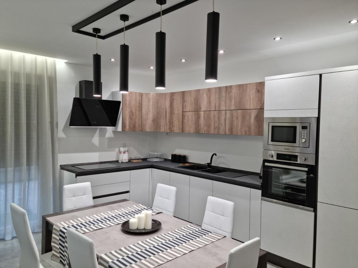 Kd Apartment, Accogliente, Moderno E Spazioso. 桑格罗堡 外观 照片