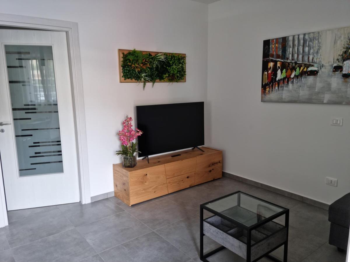 Kd Apartment, Accogliente, Moderno E Spazioso. 桑格罗堡 外观 照片